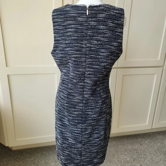 Tweed Fall Sheath Dress Navy Blue White Stripes Sleeveless Fringe Paris Size 10 - Picture 3 of 17